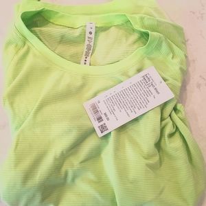 Lululemon NWT size 18 swiftly short sleeve